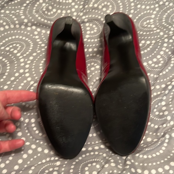Red Alfani patent leather pumps, 4” heel size size 10M - Picture 3 of 5
